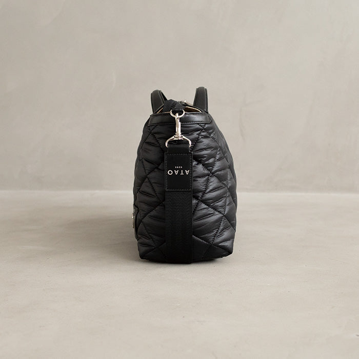 超軽量な新時代のビジネスボストン｜アルマディロ