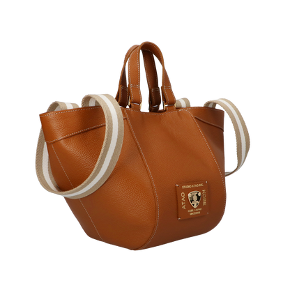 形を変える2wayバッグ／バタフライ