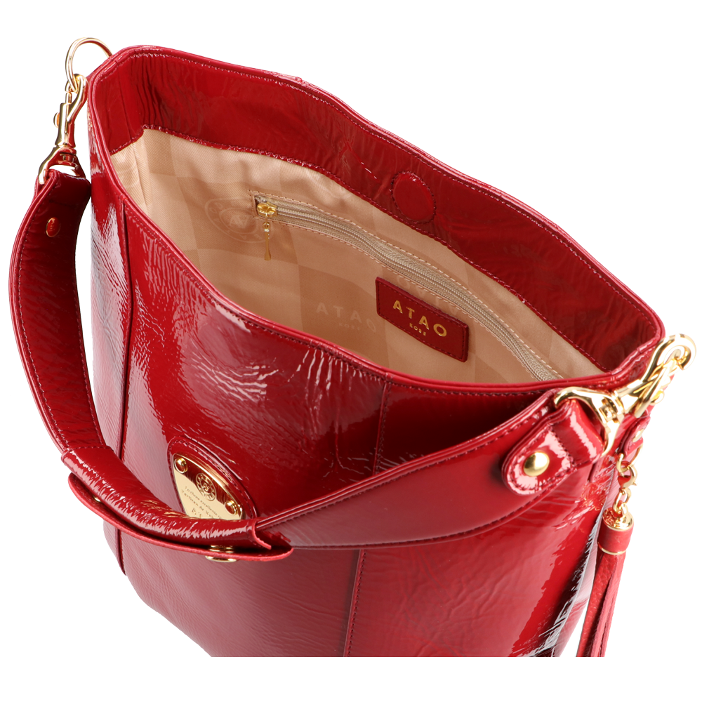 キャンディ｜撥水エナメルの超軽量ワンマイルバッグ