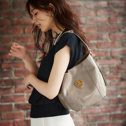 キャンディ｜撥水エナメルの超軽量ワンマイルバッグ