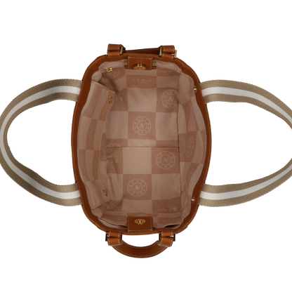 形を変える2wayバッグ／バタフライ