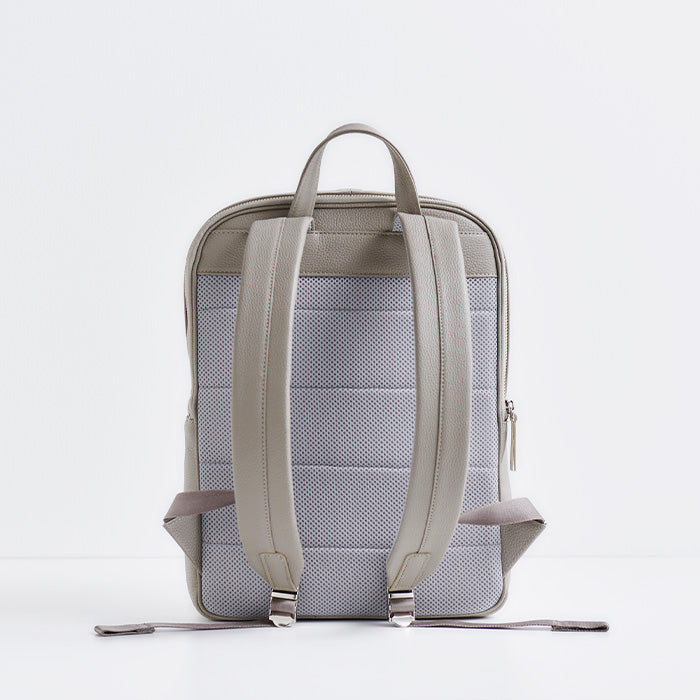 防水ビジネスリュック｜(ソウ)｜便利な機能が満載！