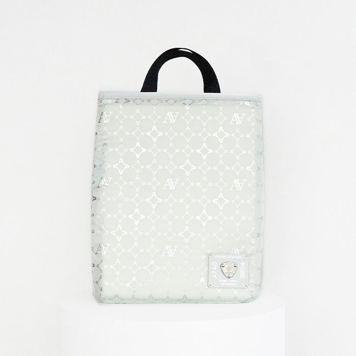 無駄なものを削ぎ落とした 超軽量PCケース