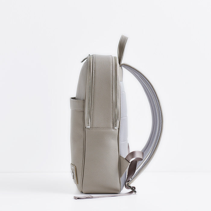 防水ビジネスリュック｜(ソウ)｜便利な機能が満載！